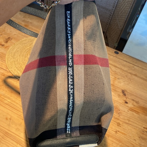 🎉 AUTHENTIC BURBERRY REVERSIBLE DOODLE CANVAS TOTE‼️ - Picture 12 of 17